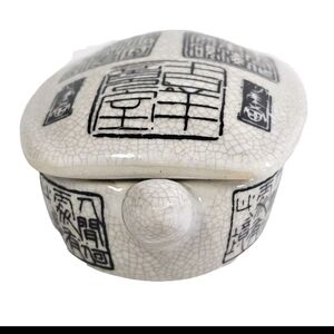 Rare Unique  Chinese Chinoiserie Print Ceramic Jewelry Lided Turtle Trinket Box